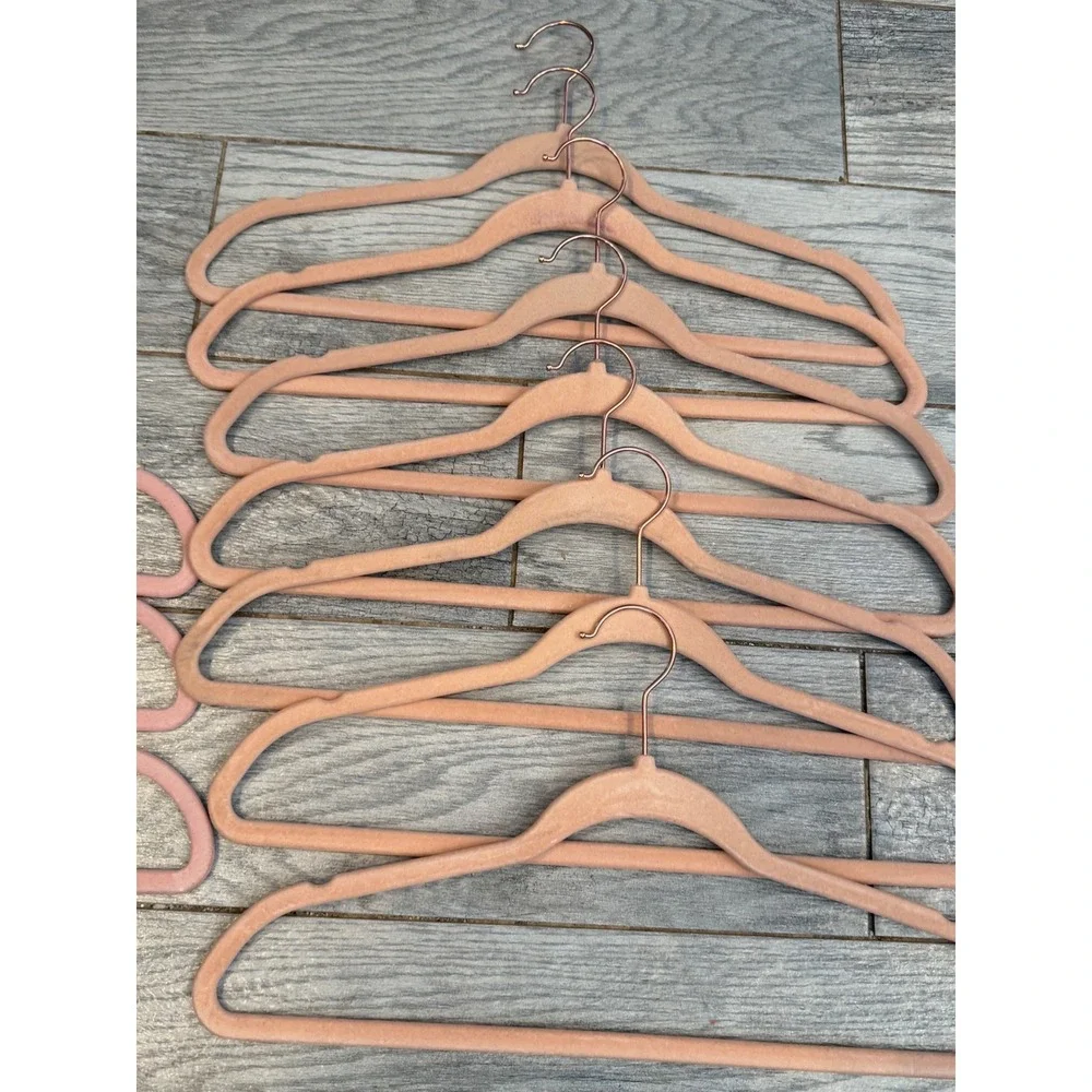 Velvet Non Slip Clothes‎ Hangers Lot of 10 Rose Gold Silver Peach Adult Storage
